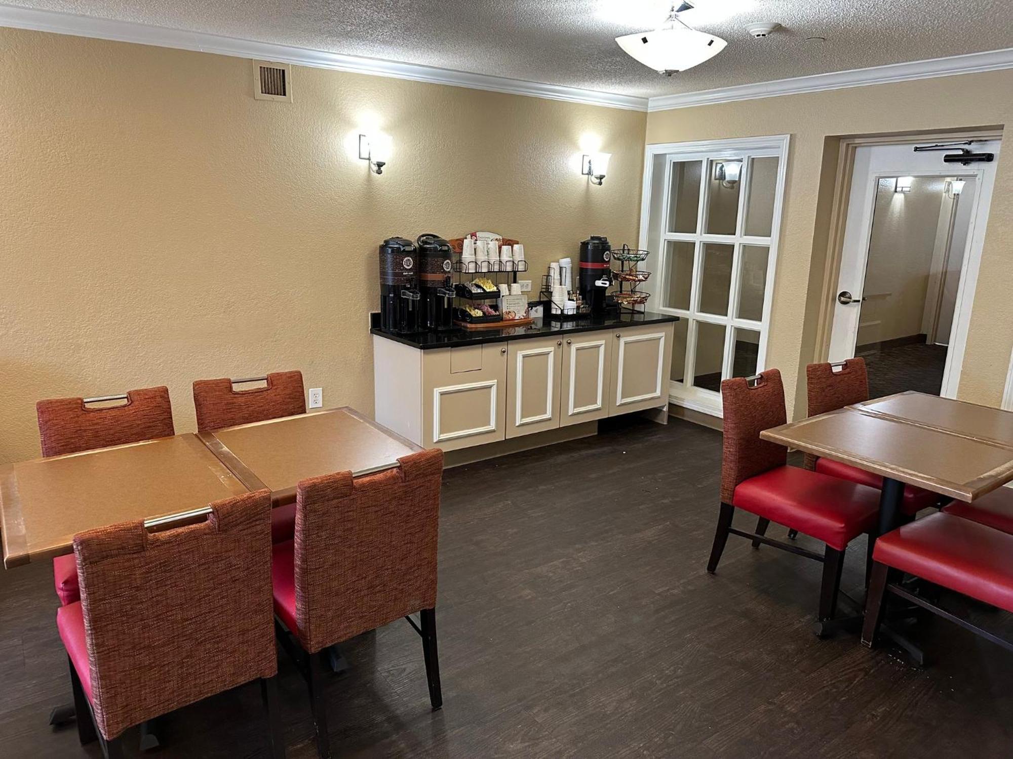 Red Roof Inn Саутфилд Екстериор снимка