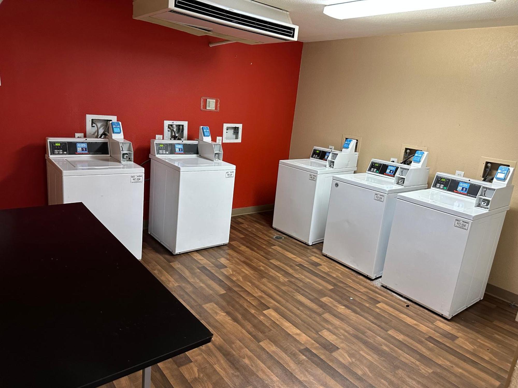 Red Roof Inn Саутфилд Екстериор снимка