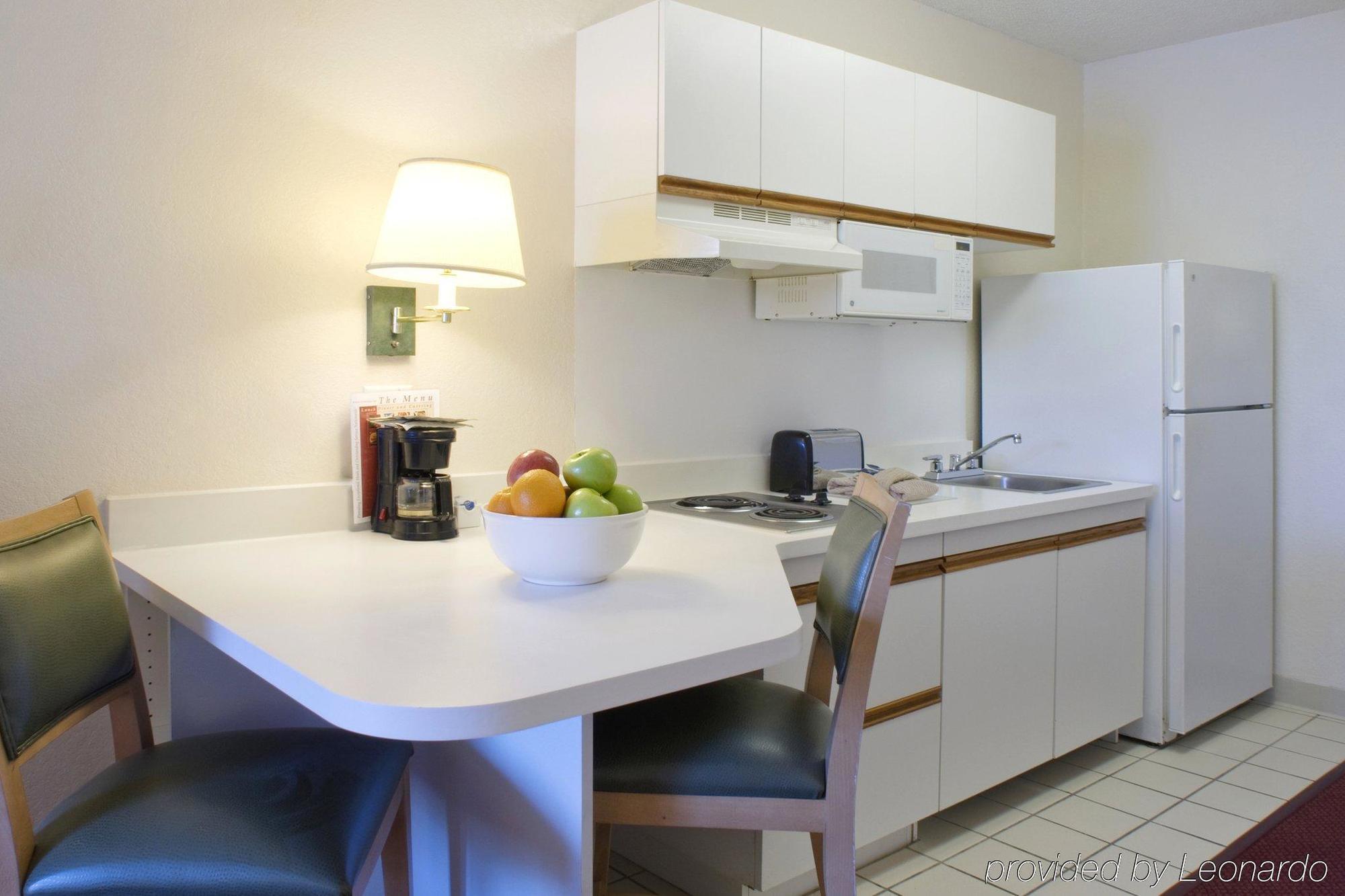 Red Roof Inn Саутфилд Екстериор снимка